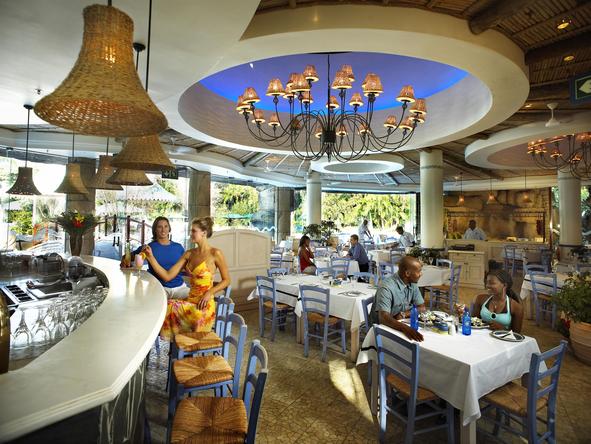 Cascades Hotel - bar and restaurant